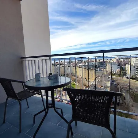 View Διαμέρισμα *
